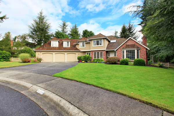 Boost Curb Appeal with Professional Asphalt Paving