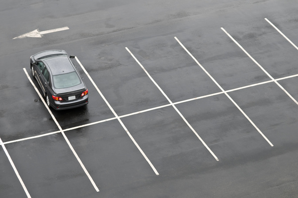 Parking Lot Maintenance: What to Look for When Hiring Asphalt Paving Contractors